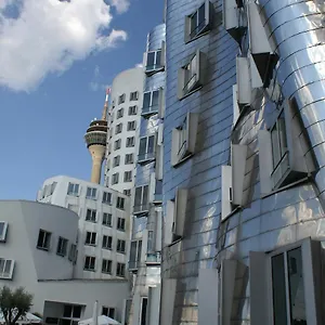 https://liliencronstrasse.topcolognehotels.com